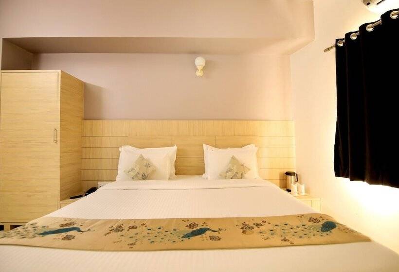 Quarto Deluxe, Ashish Palace