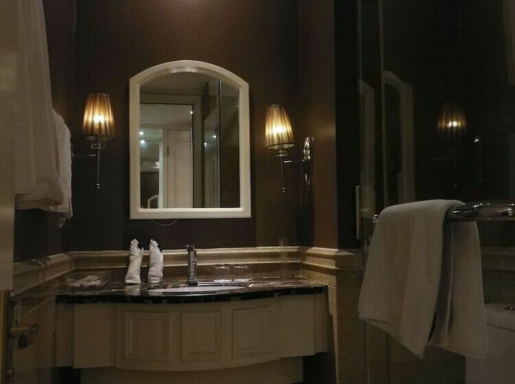 デラックスルーム, Aventine