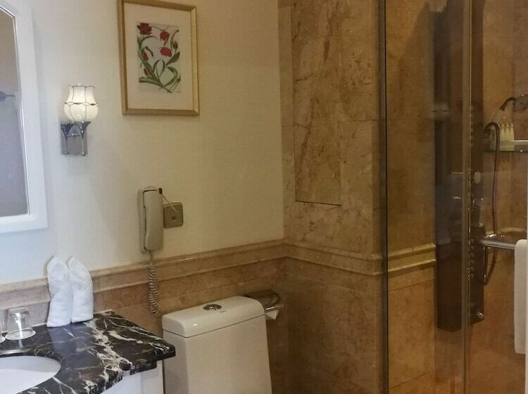 デラックスルーム, Aventine