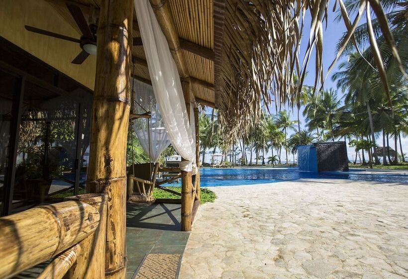 Quarto Deluxe, Clandestino Beach