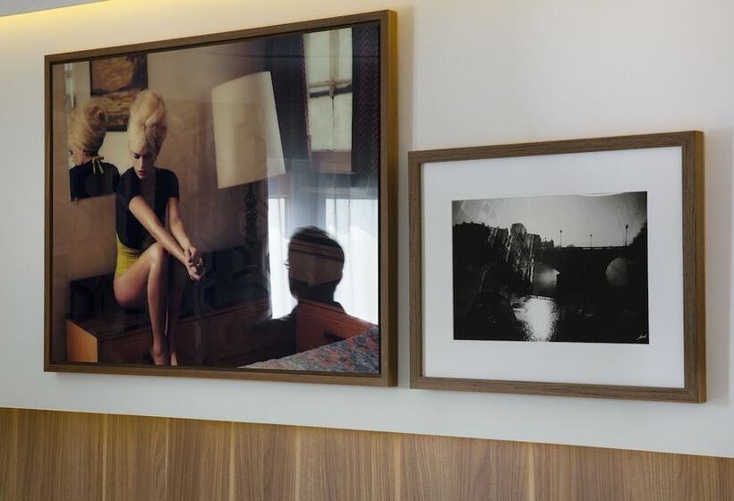 اتاق پرستیژ, Eiffel Turenne