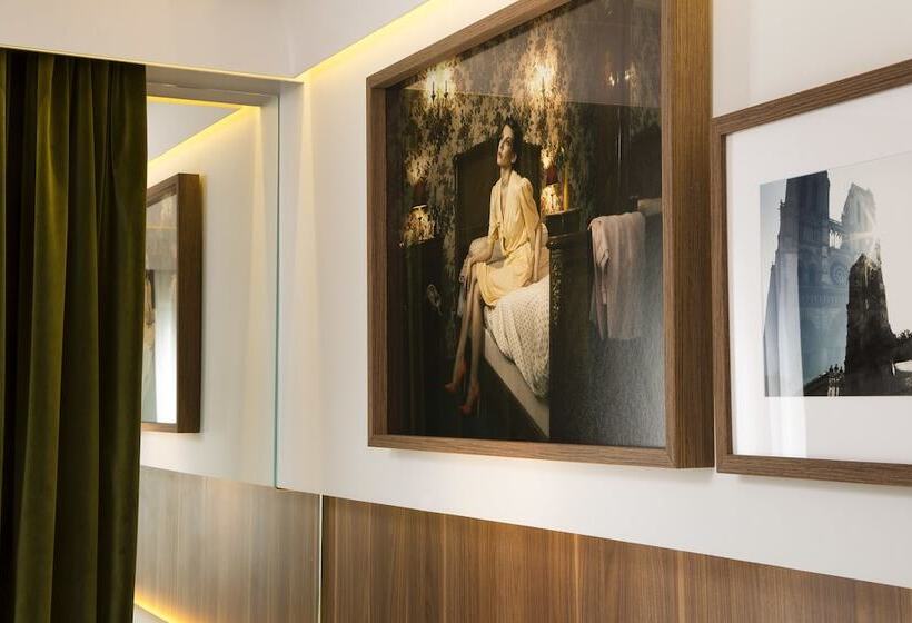 اتاق کلاسیک, Eiffel Turenne