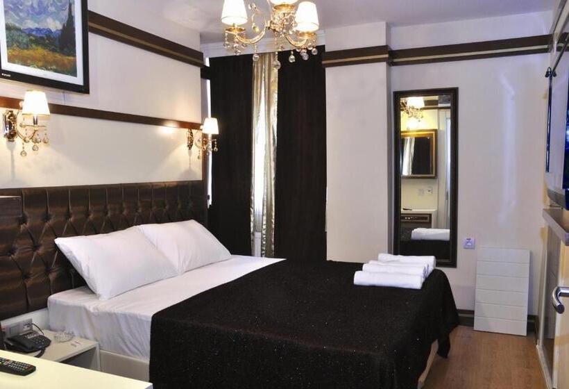 اتاق لوکس, Gloria Tibi