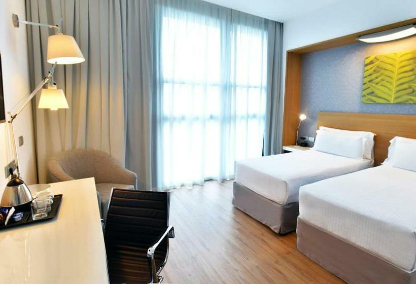 디럭스 룸, Hilton Garden Inn Milan North