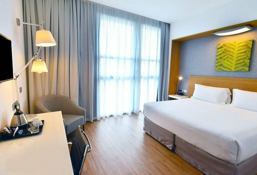 디럭스 룸, Hilton Garden Inn Milan North