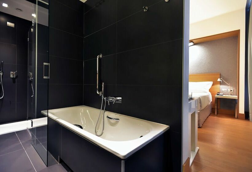 디럭스 룸, Hilton Garden Inn Milan North