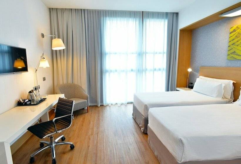 디럭스 룸, Hilton Garden Inn Milan North