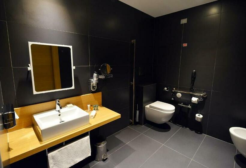 장애인을 위한 스탠다드 룸, Hilton Garden Inn Milan North