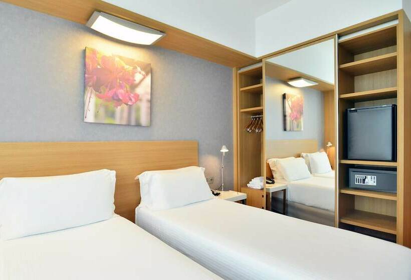 장애인을 위한 스탠다드 룸, Hilton Garden Inn Milan North