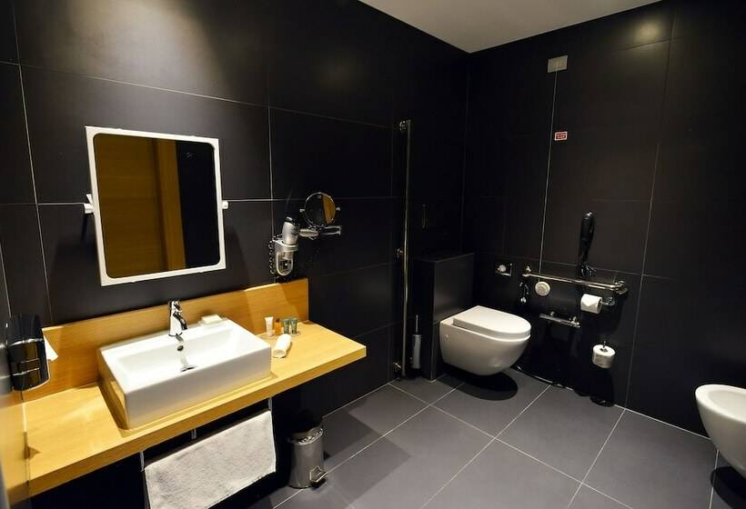 장애인을 위한 스탠다드 룸, Hilton Garden Inn Milan North