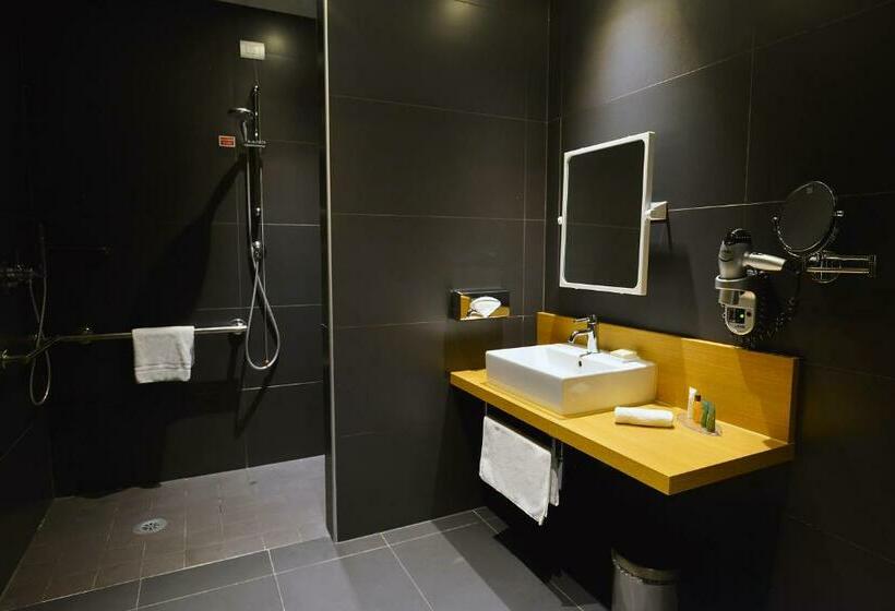 장애인을 위한 킹사이즈 침대 스탠다드 룸, Hilton Garden Inn Milan North