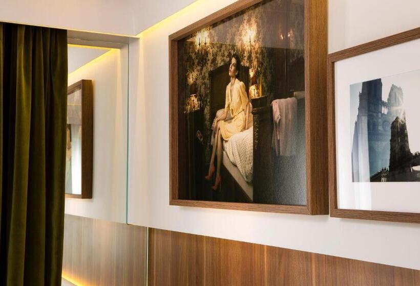 اتاق کلاسیک, Eiffel Turenne