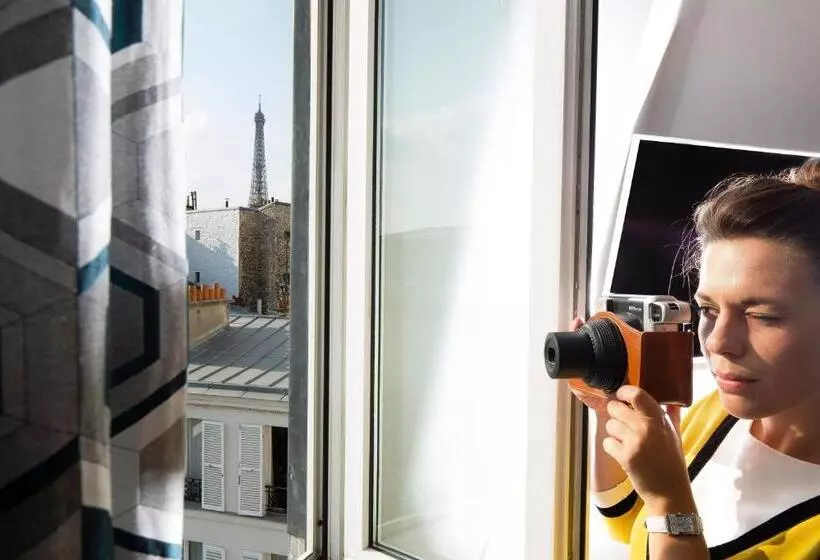 اتاق لوکس, Eiffel Turenne