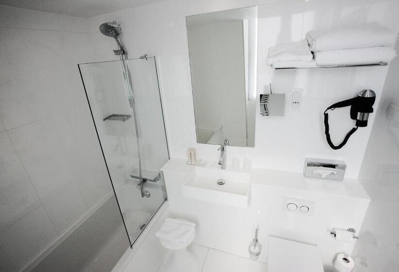 اتاق لوکس, Eiffel Turenne