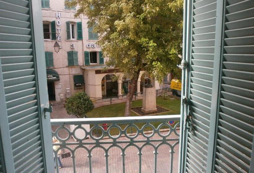 غرفة عائلية, Little Palace