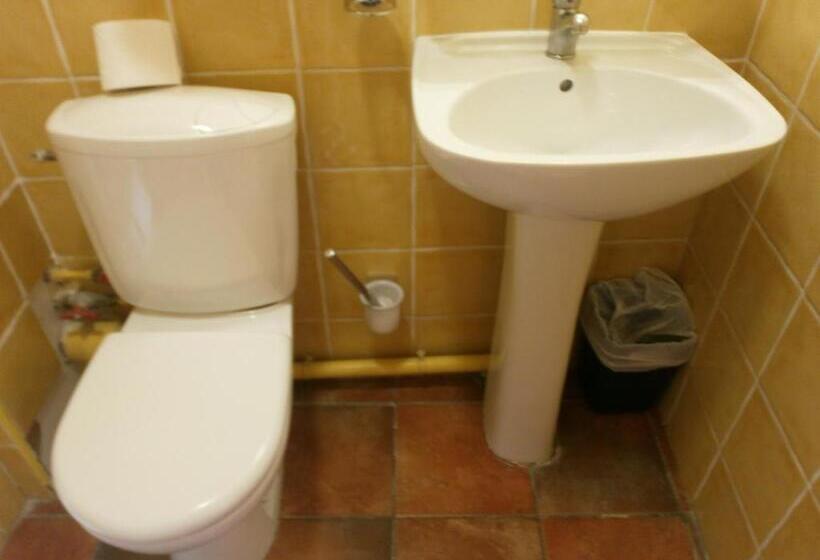 غرفة قياسية فردية, Little Palace