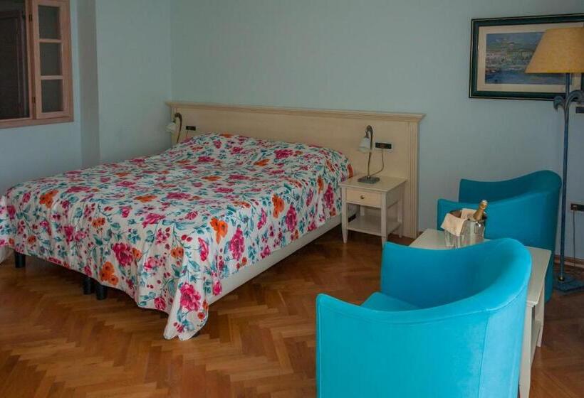 اتاق استاندارد با بالکن, Miramar