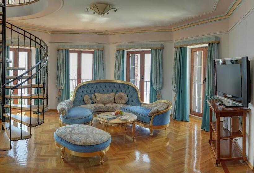 سوییت اجرایی, Miramar