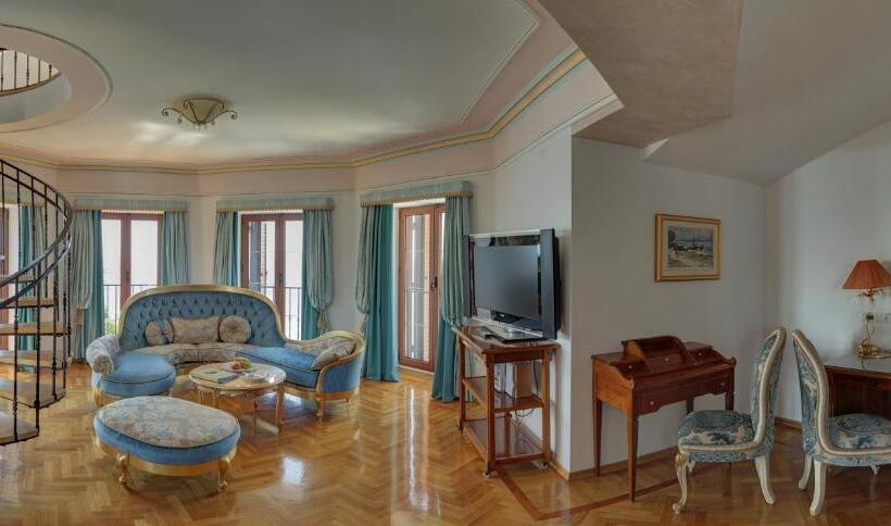 Executive Suite, Miramar