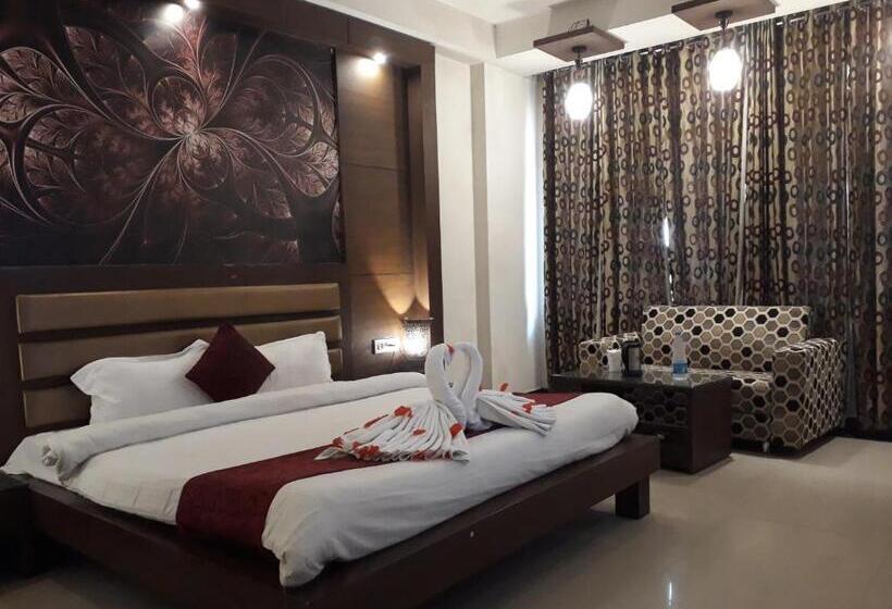 اتاق رویال, Namaskar Residency