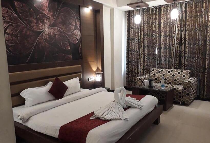 اتاق رویال, Namaskar Residency