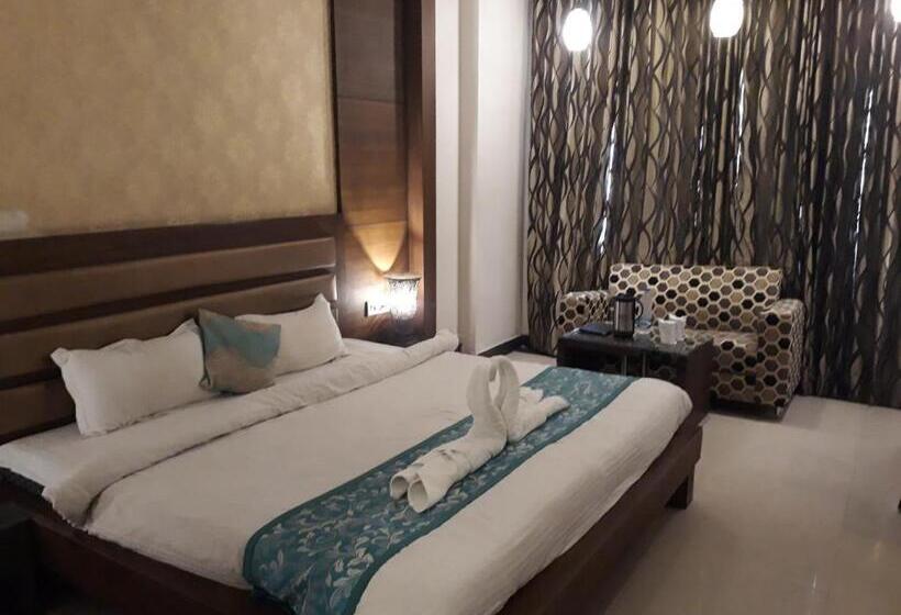 اتاق رویال, Namaskar Residency