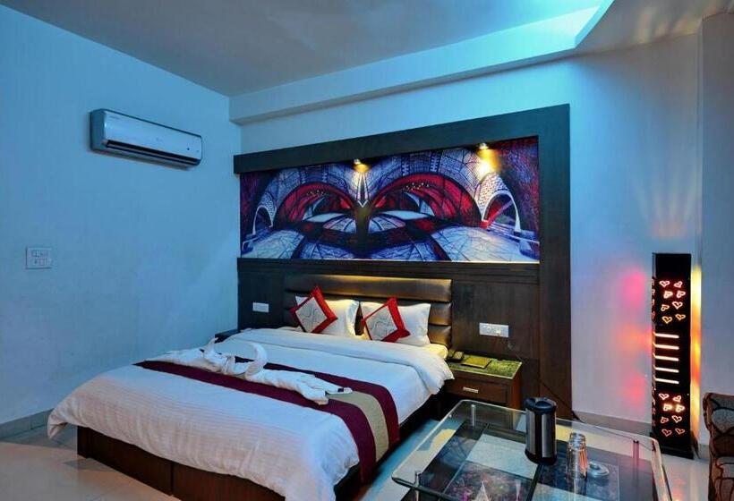 اتاق رویال, Namaskar Residency