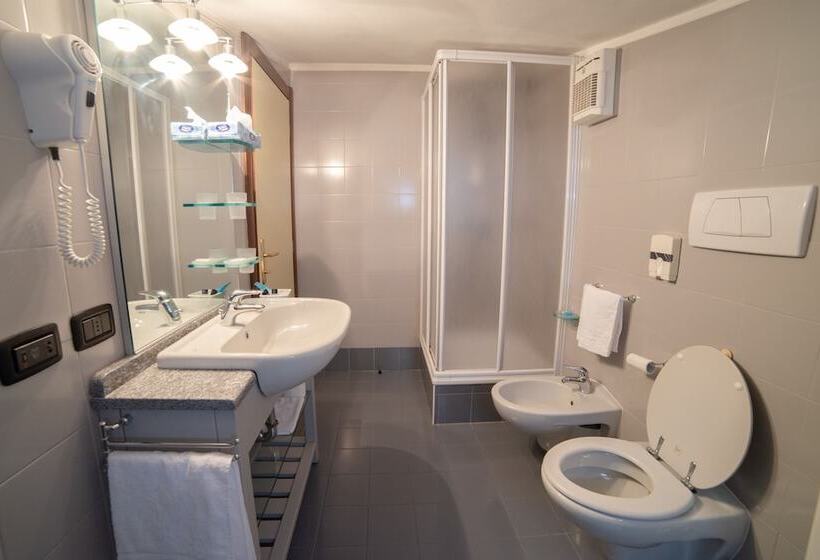 标准三人间, Park Hotel Abbadia