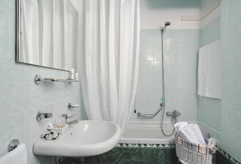 غرفة ديلوكس, Raffaello   Self Check In Free