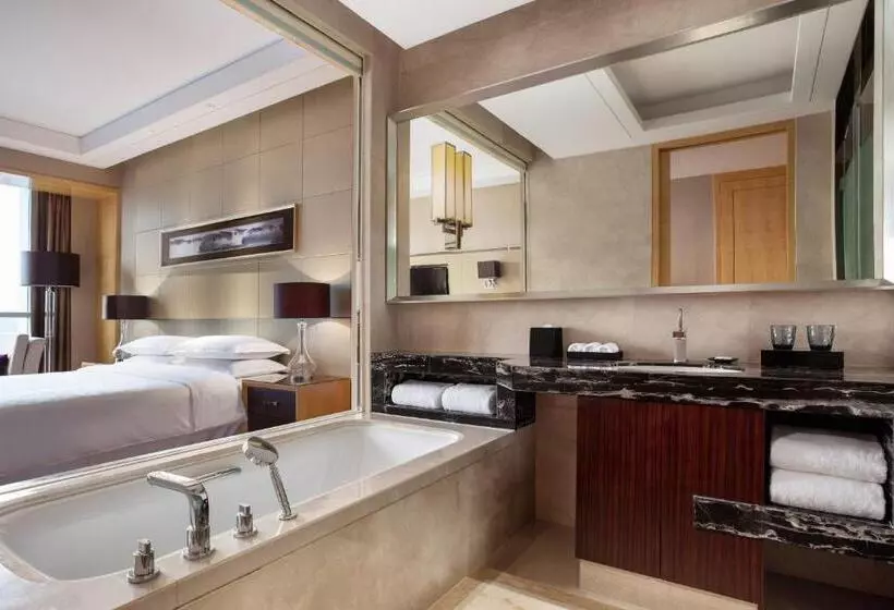 キングサイズベッドのデラックスルーム, Sheraton Zhenjiang