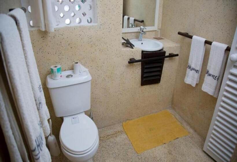 اتاق استاندارد سه نفره, Shimoni Reef Lodge