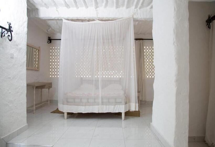 خانه 1 خوابه, Shimoni Reef Lodge