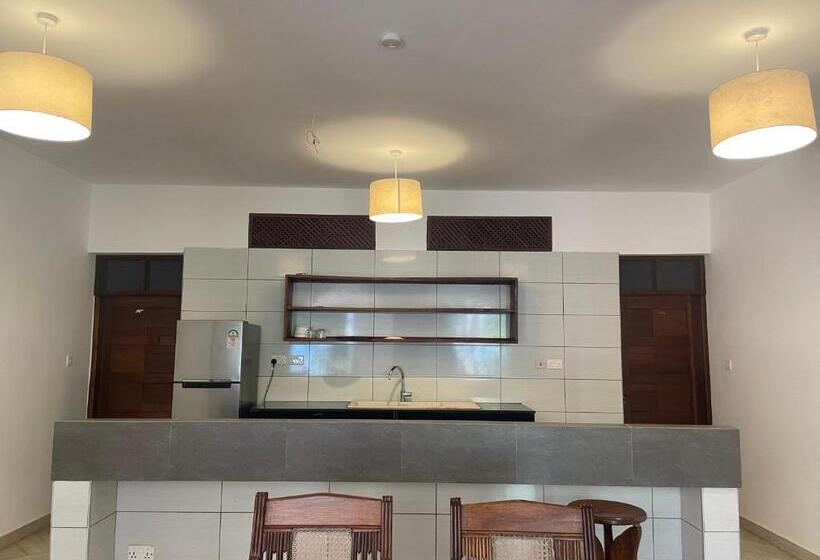 اتاق استاندارد سه نفره, Shimoni Reef Lodge