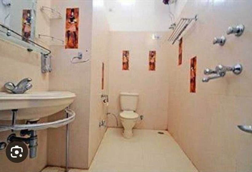 デラックスルーム, Swad Ri Dhani