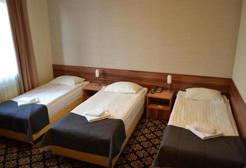 标准三人间, Titanic