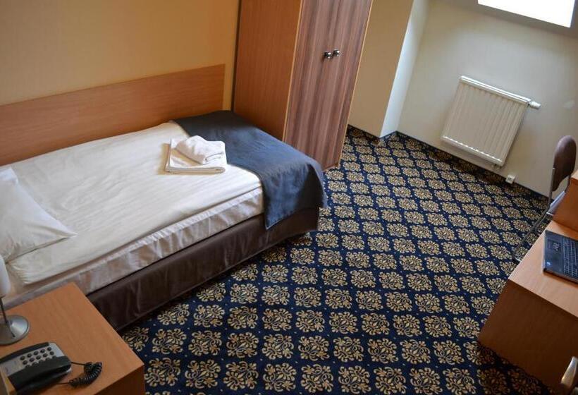 标准单人间, Titanic