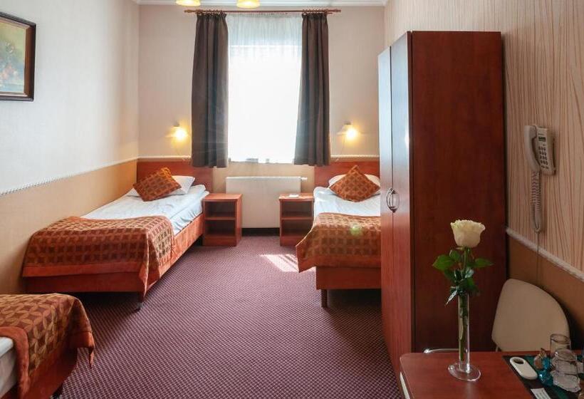 اتاق استاندارد سه نفره, Topaz Poznań Centrum