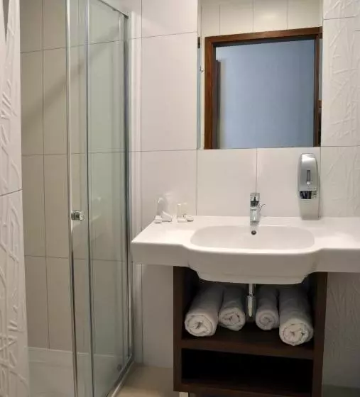 اتاق لوکس با تخت بزرگ, Topaz Poznań Centrum