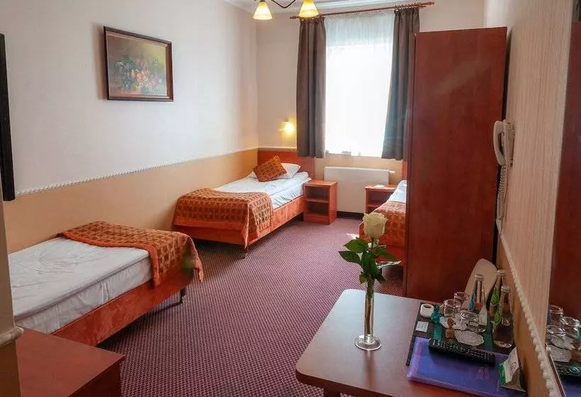 اتاق استاندارد سه نفره, Topaz Poznań Centrum