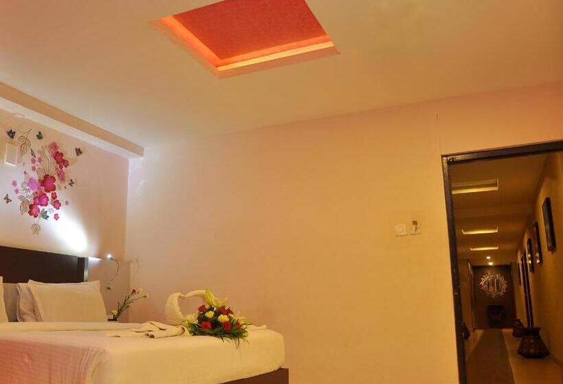 Quarto Deluxe, Vinayaga Inn By Poppys Ooty