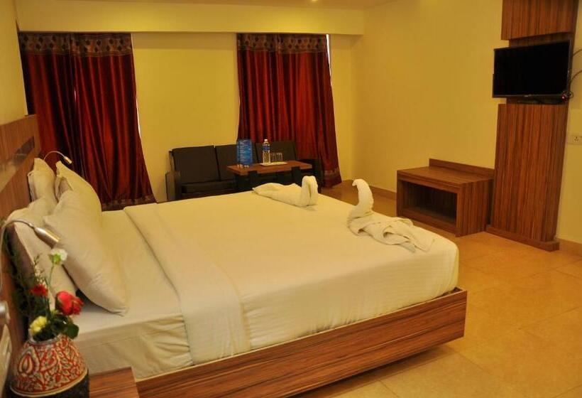 Quarto Superior, Vinayaga Inn By Poppys Ooty