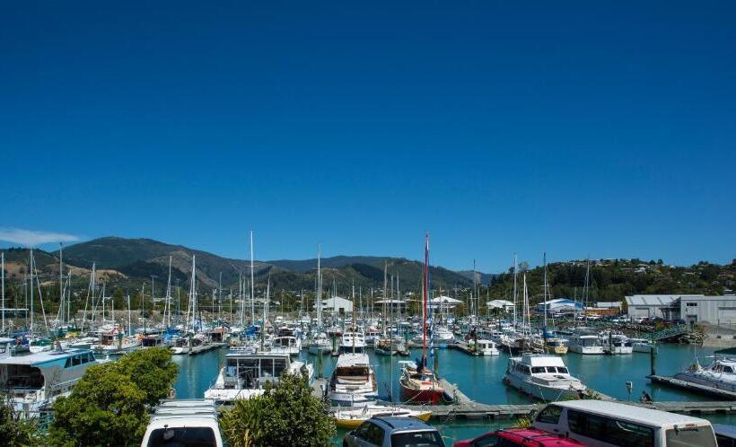 景色の見えるスイートルーム, Harbourside Lodge