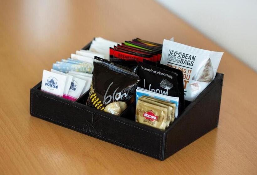 インサイドのスタンダードスタジオ, Harbourside Lodge