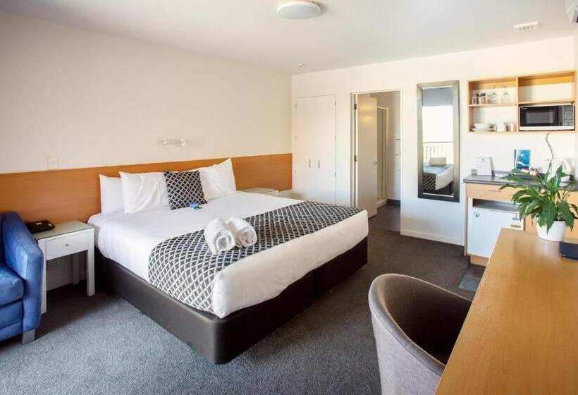 インサイドのスタンダードスタジオ, Harbourside Lodge