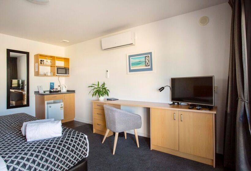 インサイドのスタンダードスタジオ, Harbourside Lodge