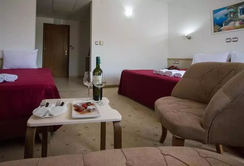 اتاق استاندارد سه نفره, Nar Gevgelija