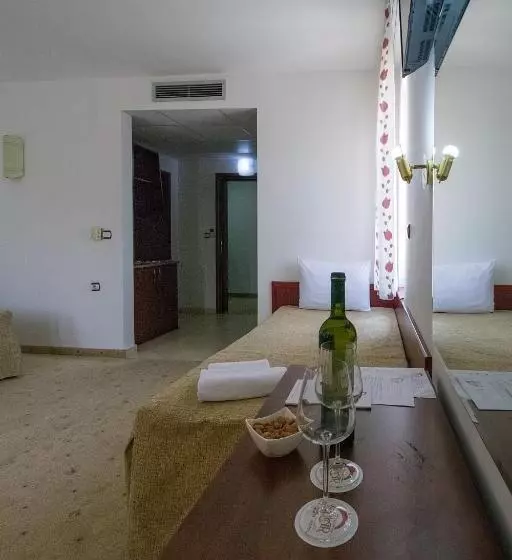 اتاق استاندارد سه نفره, Nar Gevgelija