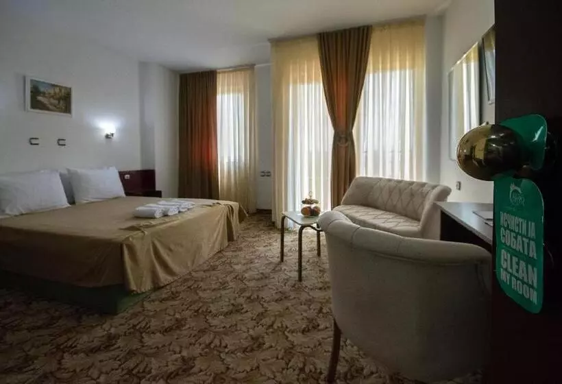 اتاق کلاسیک یک تخته, Nar Gevgelija