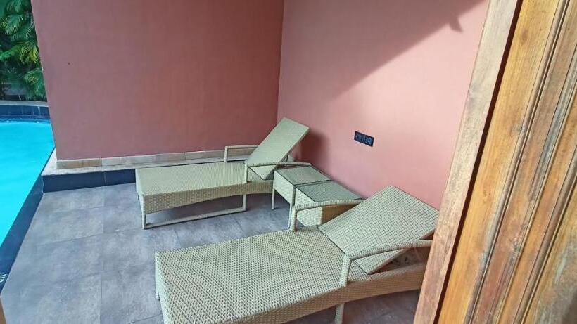 Номер Deluxe, Saj Earth Resort & Convention Center , Kochi