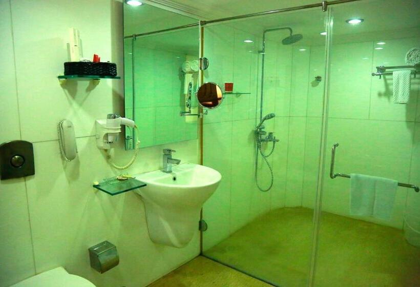 Номер Deluxe, Saj Earth Resort & Convention Center , Kochi